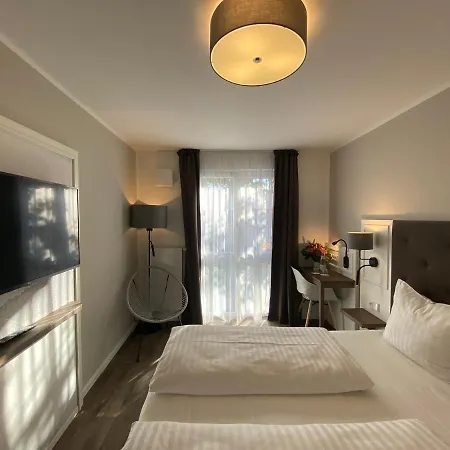 Signature East Falk Hotel 3*
