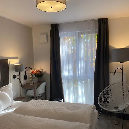 Signature East Falk Hotel