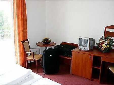 - The Niu, Fusion St. Georg By Ihg Hamburgo