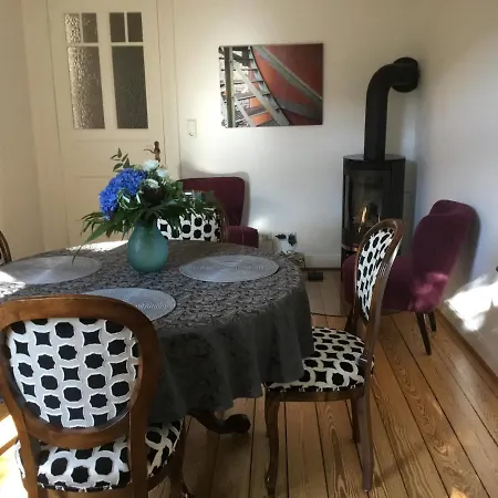 Center Island Bed & Breakfast *