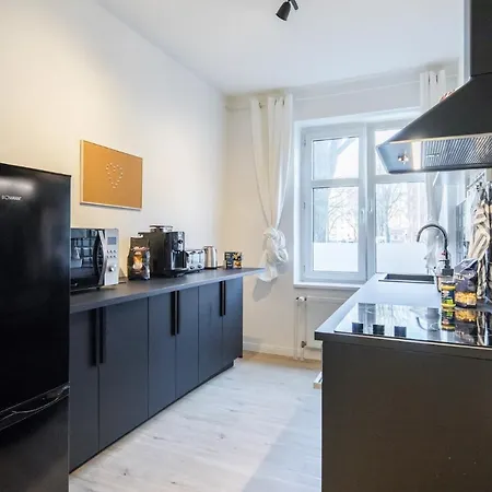 Spacious 2 Bedroom Close To Stadtpark *
