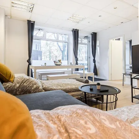 Spacious 2 Bedroom Close To Stadtpark * Hamburg