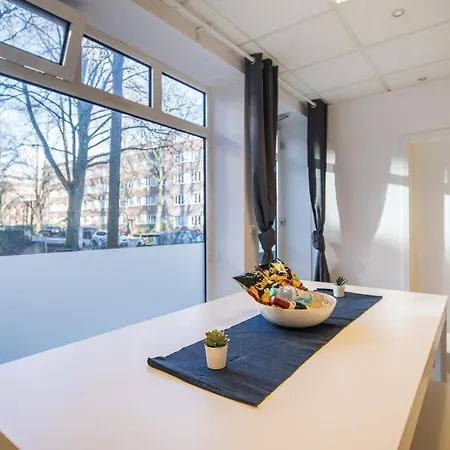 Spacious 2 Bedroom Close To Stadtpark Hamburg