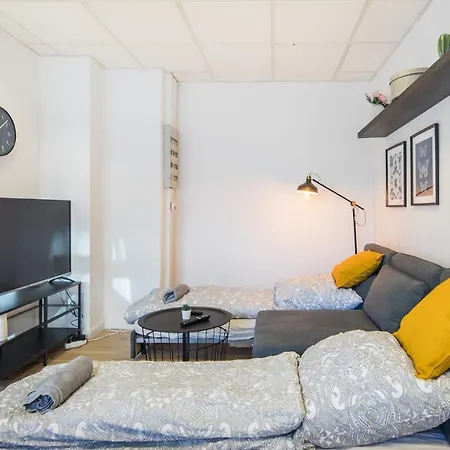 Spacious 2 Bedroom Close To Stadtpark * Hamburg