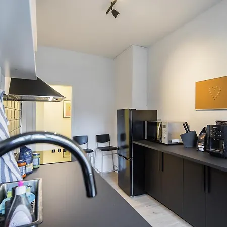 Apartment Spacious 2 Bedroom Close To Stadtpark *