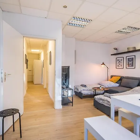 Apartment Spacious 2 Bedroom Close To Stadtpark *