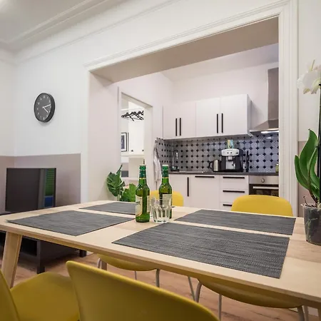 Generous Family-apartment With Two Seperate Bedrooms Close To The U-bahn * Hamburg