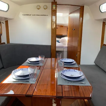 Botel Hanseat Am Baumwall *