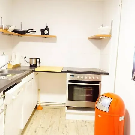 Gemuetliche 3-zkb Wc Souterrainwohnung In Bestlage * Hambourg