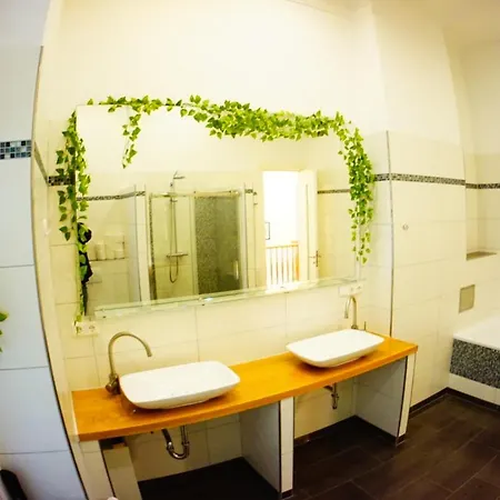 Grosszuegige Altbauwohnung In Bestlage Apartment