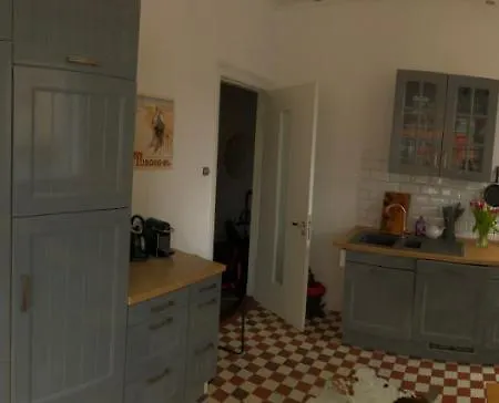 Apartment Grosszuegige Altbauwohnung In Bestlage