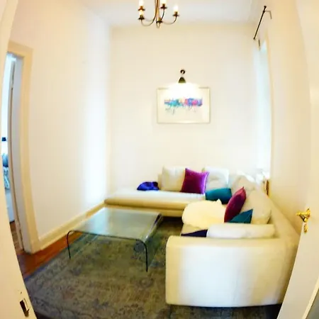 Apartment Grosszuegige Altbauwohnung In Bestlage