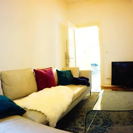 Grosszuegige Altbauwohnung In Bestlage Apartment Hamburg