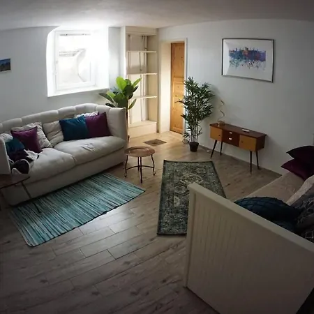 Gemuetliche 3-zkb Wc Souterrainwohnung In Bestlage Hambourg
