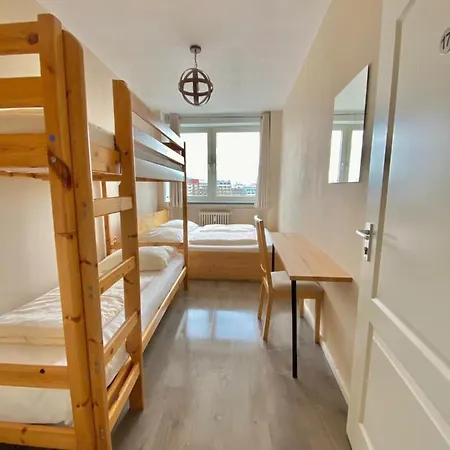Mac Hostel *