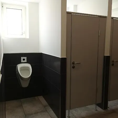Mac Hostel