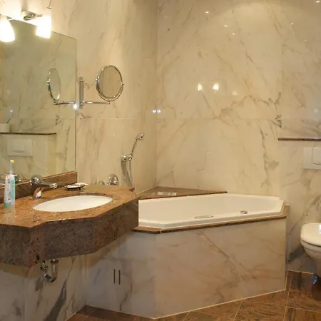 Schmidt 3* Amburgo