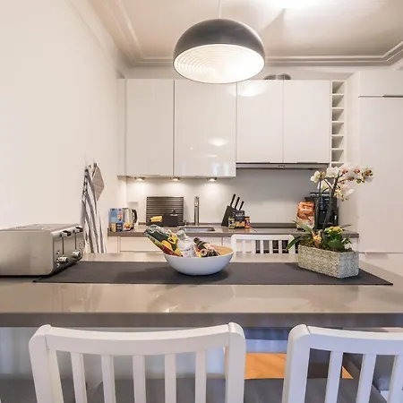 Generous Family-apartment With Two Seperate Bedrooms Close To The U-bahn * Hamburg