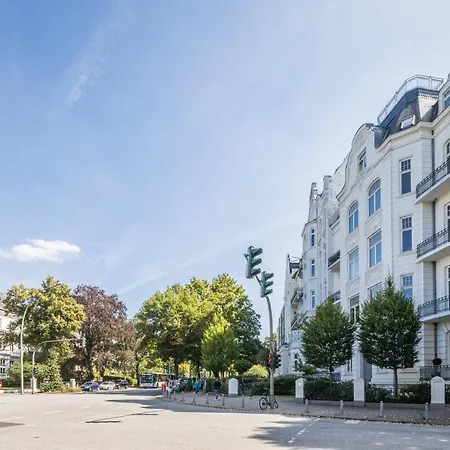 Apartment Generous Family-apartment With Two Seperate Bedrooms Close To The U-bahn *