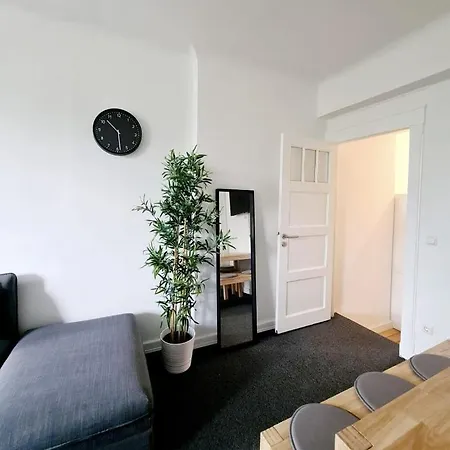 122 Flachsland Vorne *