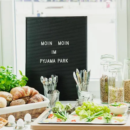 Pyjama Park St Pauli Und 2* Αμβούργο