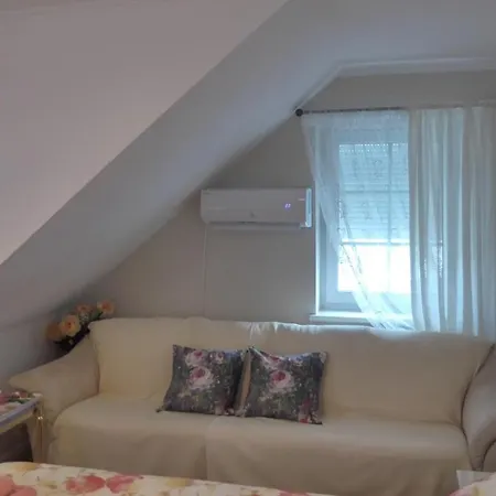 Blumen Apartment *