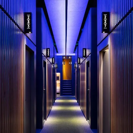 Cab20 Capsule hotel