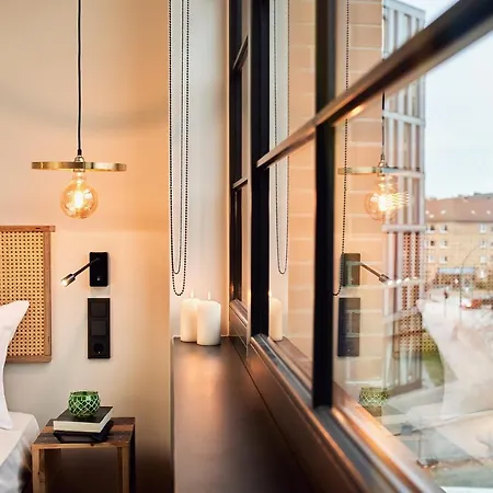 Hood House Hotel 3*