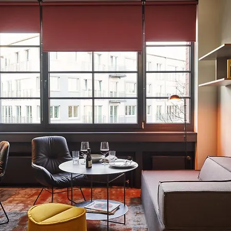 Hood House Hotel 3*