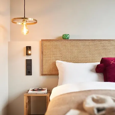 Hood House Hotel