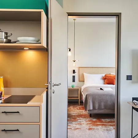 Hood House Hotel 3*