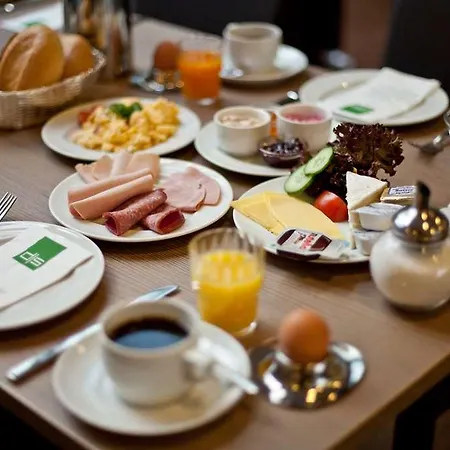 - The Niu, Fusion St. Georg By Ihg Hotel Hamburgo