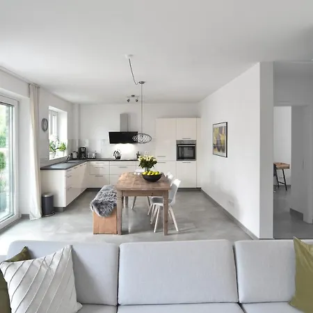 Apartment Familienfreundliche Neubauwohnung Mit Terrasse Hamburg