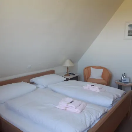 Haus Seeblick Bed & Breakfast 2*