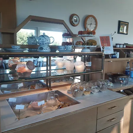 Haus Seeblick Bed & Breakfast 2*