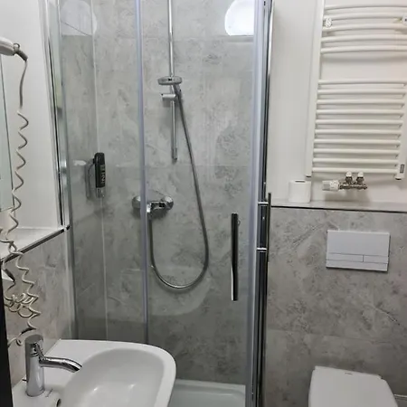 Altan Hotel 2*