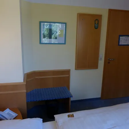 Forsthaus Bergedorf Hotel 3*