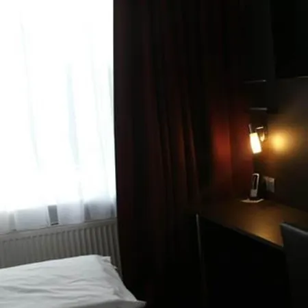 Hotel Plaza Moorfleet 3*