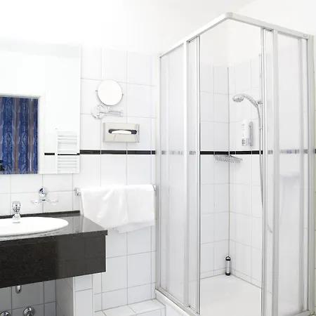 Hotel Relexa Bellevue An Der Alster Amburgo