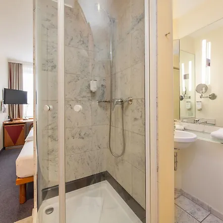 Novum Ambassador Hotel 3*