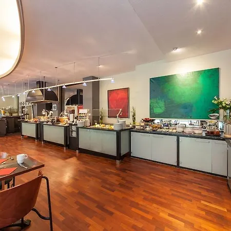 Novum Ambassador Hotel 3*