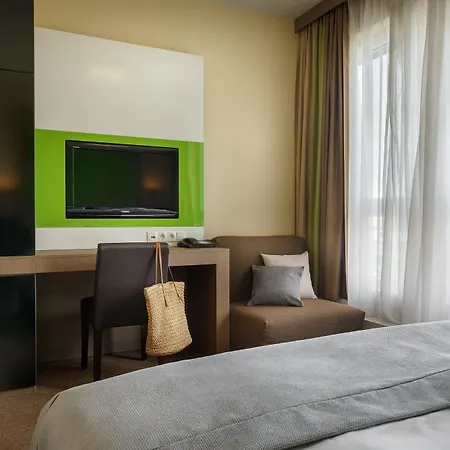 - The Niu, Fusion St. Georg By Ihg Hotel 3*
