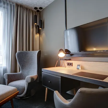 Boutique 125 Airport By Ina
