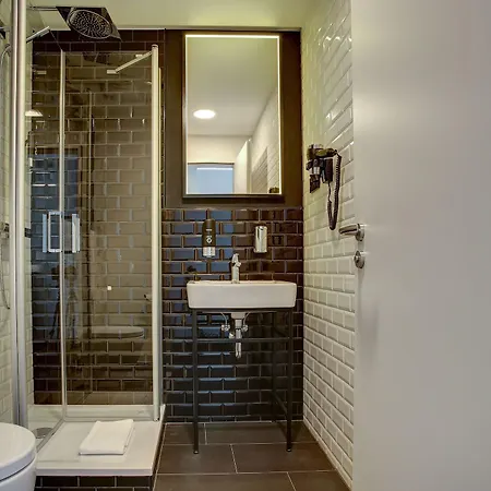 Hotel Boutique 125 Airport By Ina 4*