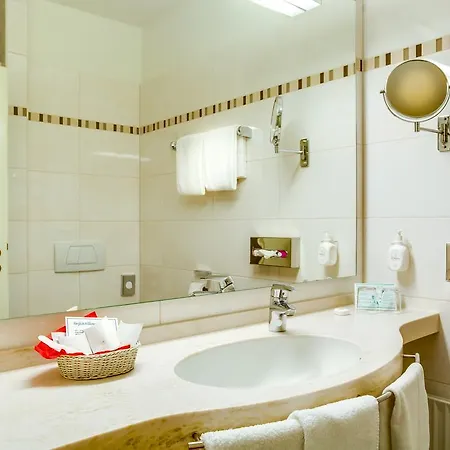 Hotel Panorama Hamburg-harburg 4*