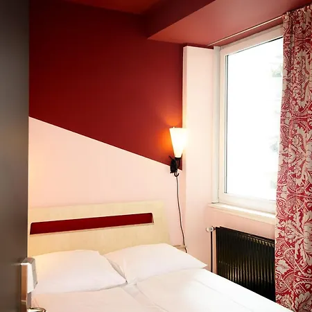 Hotel Superbude Hamburg St Georg 2*