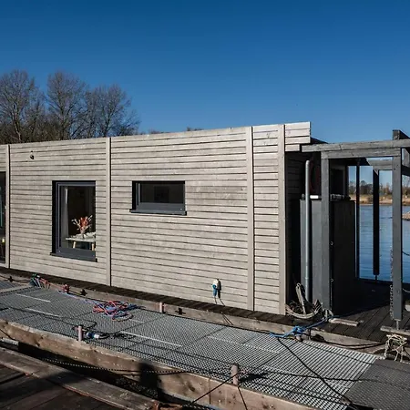 Botel Hausboot Wilma *