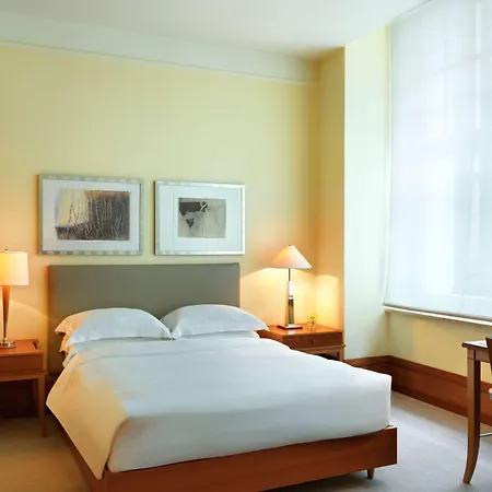 Conrad Hotel 5*
