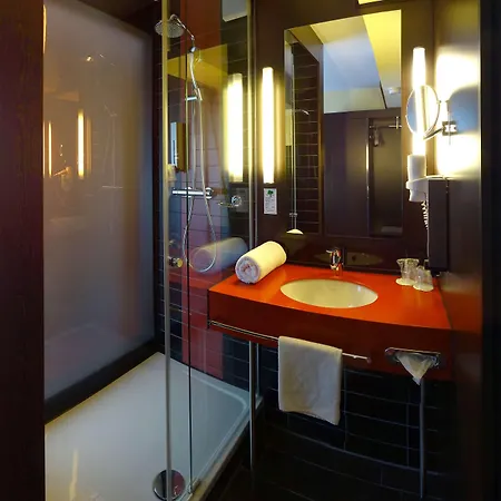 Western Plaza Hotel 4*