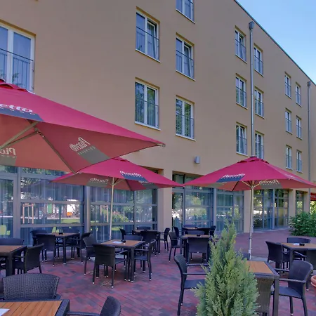 Hotel Western Plaza 4*